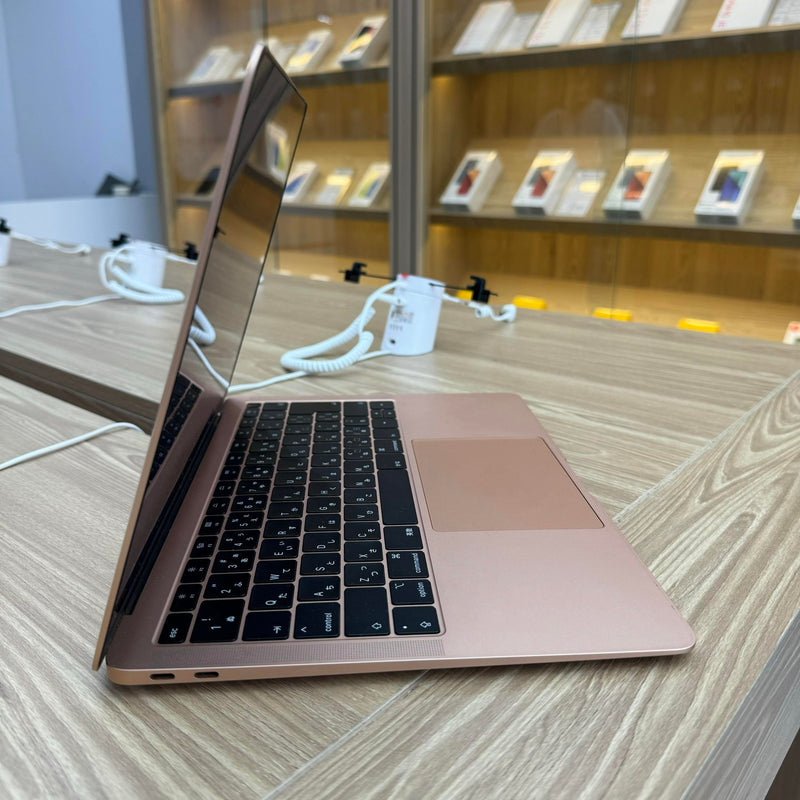 Macbook Air 2019 13.3in Gold Intel Core i5/RAM 8GB/SSD 256GB 99% Sạc 139 lần BPTN