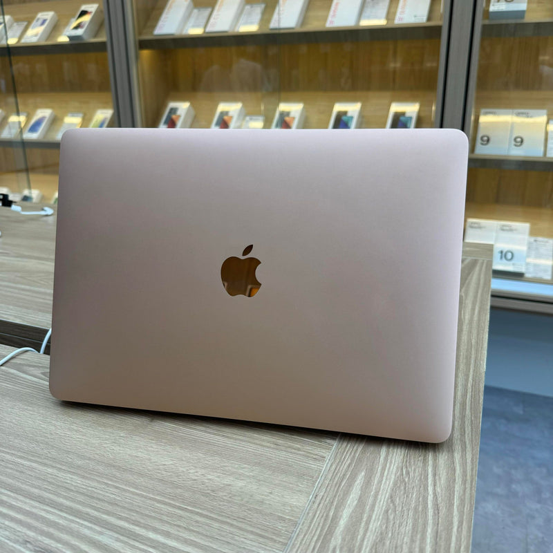 Macbook Air 2019 13.3in Gold Intel Core i5/RAM 8GB/SSD 256GB 99% Sạc 139 lần BPTN