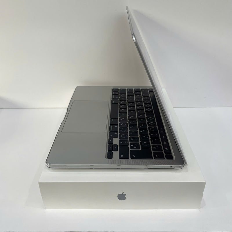 Macbook Pro 2022 Bạc CPO 13.3inch Apple M2 /RAM 8GB/ SSD 256GB 99% Fullbox Sạc 39 lần BPTN (Tặng kèm ốp trong)