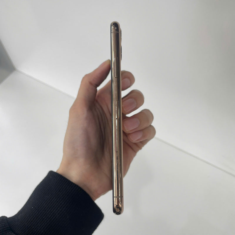 iPhone 11 Pro Max 256GB Vàng 98% pin 100% (Đốm camera 1x  - Đã thay pin, xước viền mờ) J/A - HH1809